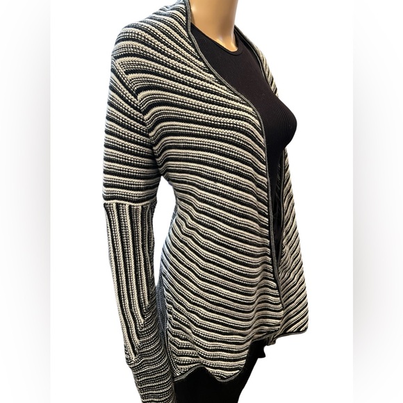 Beautiful and cozy waterfall cardigan - Picture 5 of 5